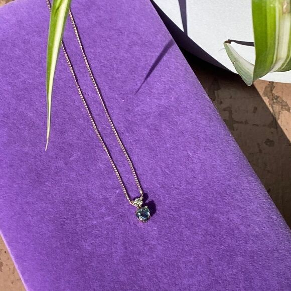 Jewelry - 💛 10k Mystic Topaz & Diamond Necklace